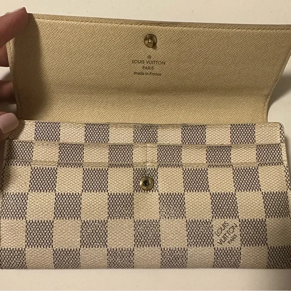 Louis Vuitton Azure Wallet - Picture 2 of 10